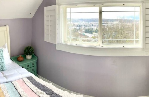 South Seattle Hostel | Farmhouse Chic Getaway ft. Goats