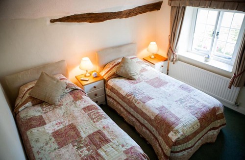 Sidford Bed & Breakfast | Farmhouse Cottage