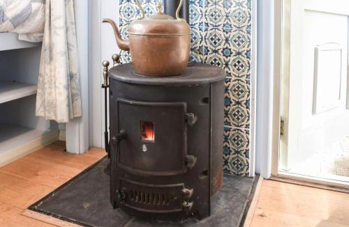 Churt House | Farmhouse Garden Shepherds Hut