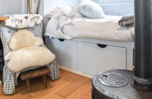 Churt House | Farmhouse Garden Shepherds Hut