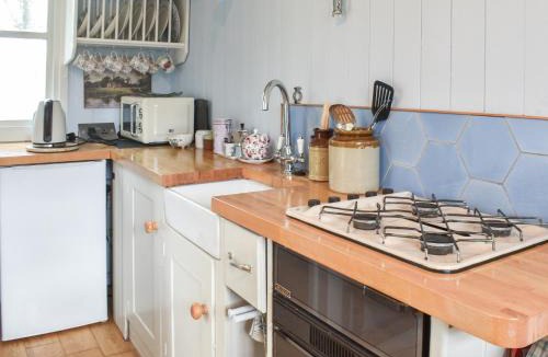 Churt House | Farmhouse Garden Shepherds Hut