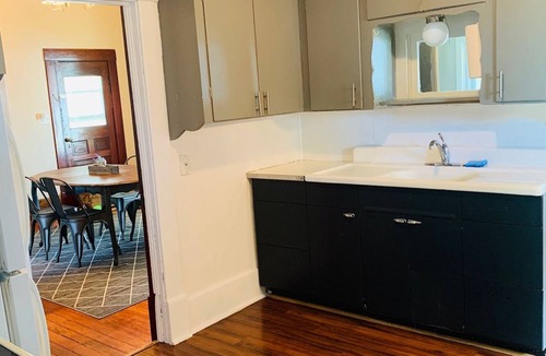 Cunningham House | Farmhouse Getaway- Located between Pratt & Kingman easy access to HWY 54
