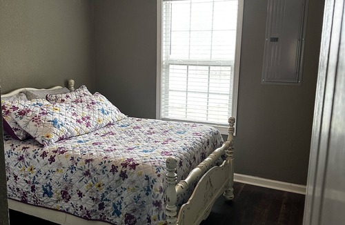 Tompkinsville Other | Farmhouse Getaway