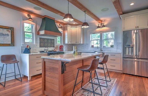 Abingdon House | Farmhouse great location.