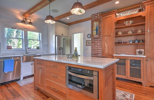 Abingdon House | Farmhouse great location.