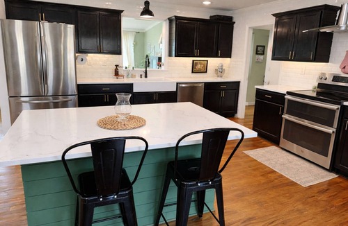 Dawsonville House | Farmhouse in Dawsonville-Perfect for groups!