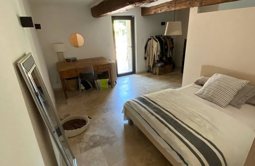 Rognonas Other | Farmhouse in the countryside