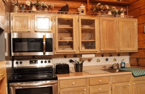 San Augustine Bed & Breakfast | Farmhouse in the Pineywoods - King Bed