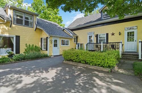 Canning Bed & Breakfast | Farmhouse Inn B&B