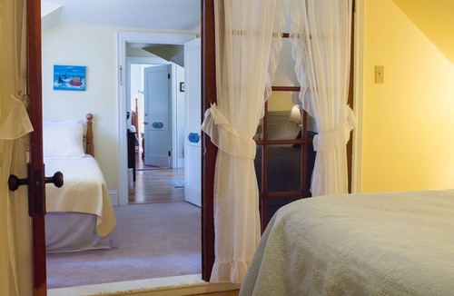 Canning Bed & Breakfast | Farmhouse Inn B&B