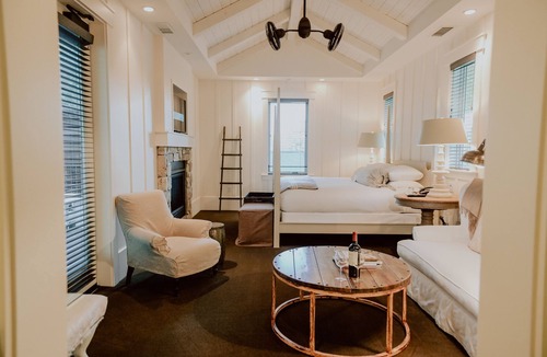 Forestville Hotel | Farmhouse Inn