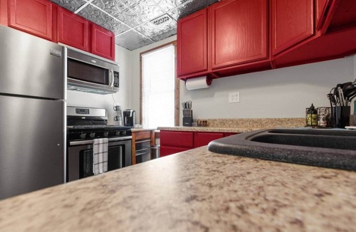 Erie House | Farmhouse less than a mile from beaches