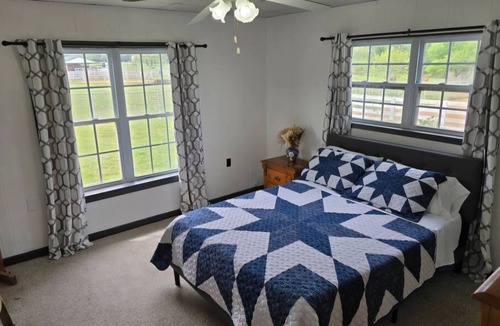 Johnson County Other | Farmhouse located on a horse ranch and rescue.