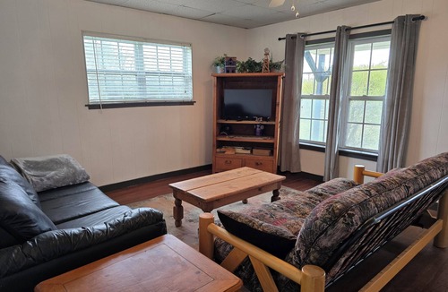Johnson County Other | Farmhouse located on a horse ranch and rescue.