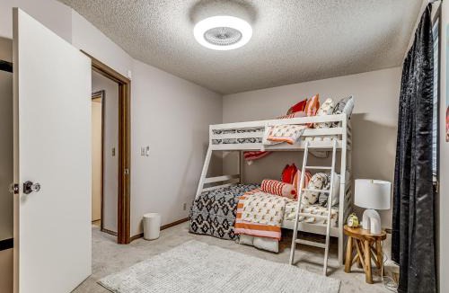 Central Oklahoma City House | Farmhouse on 7 ac by Norman