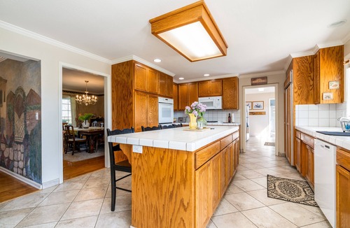 Redwood Valley House | Farmhouse on Vineyard