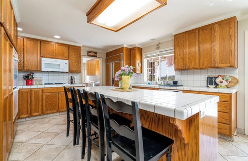 Redwood Valley House | Farmhouse on Vineyard