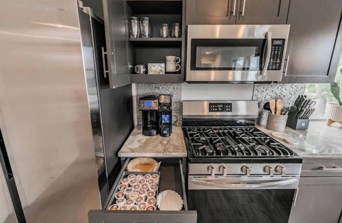 Roanoke Apartment | Farmhouse On Walnut