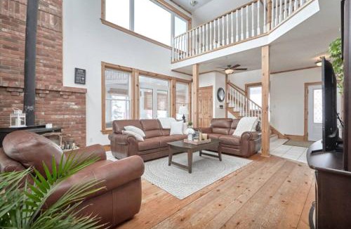 Minesing Apartment | Farmhouse Resort