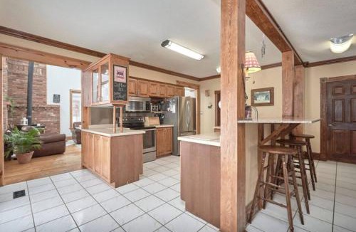 Minesing Apartment | Farmhouse Resort