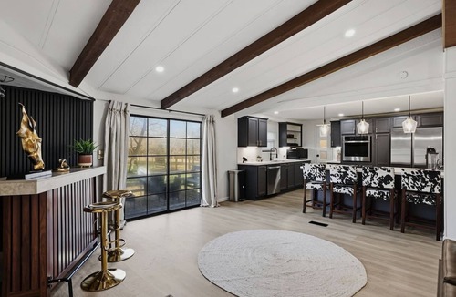 Waller House | Farmhouse Retreat W/Fire Pit & 22 Acres of Land!