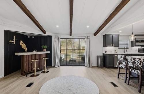 Waller House | Farmhouse Retreat W/Fire Pit & 22 Acres of Land!
