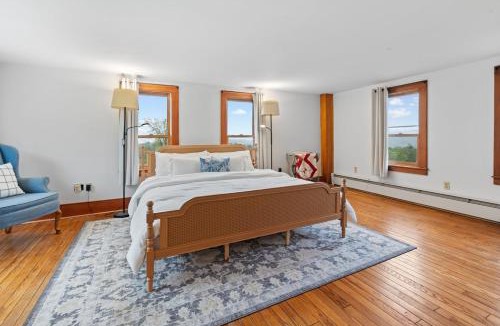 Loudon Apartment | Farmhouse Suite with Highland Cows - D