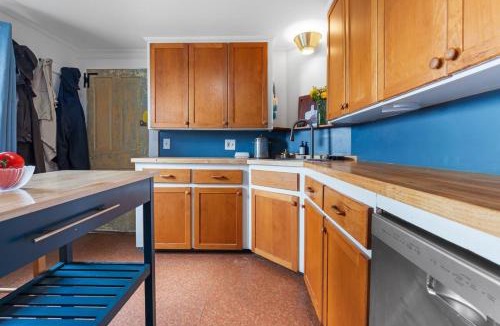 Loudon Apartment | Farmhouse Suite with Highland Cows - C