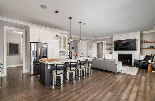 Virgil House | Farmhouse with Pool, Hot Tub and Vineyards!