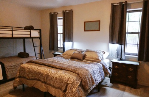 Flint Other | Farmhouse w/Pond, Nature Trails & Farm Experience