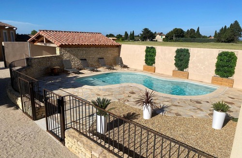 Violes House | Farmhouse with swimming pool in Provence