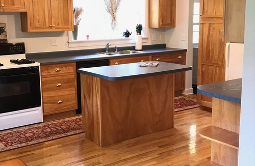 Decorah House | Farmhouse Within City Limits & Close to Luther College
