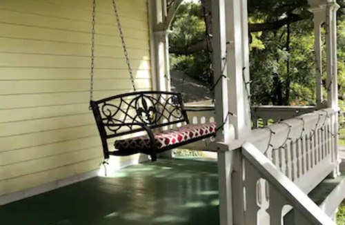 Decorah House | Farmhouse Within City Limits & Close to Luther College