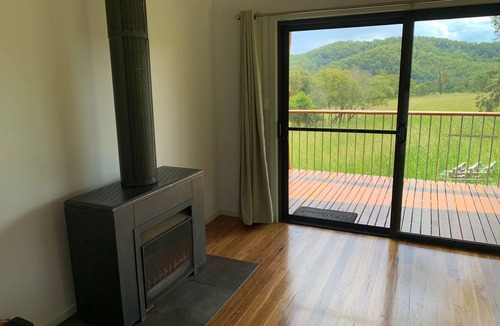 Ellenborough Cottage | Farmstay cottage