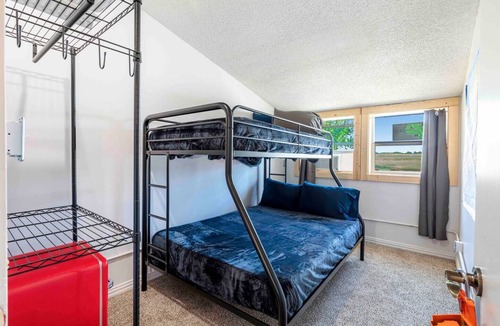 Wills Point Hostel | Farmstay🐮Private🐎RM#3🐓Old🐐Texas🐶Bunkhouse🐱