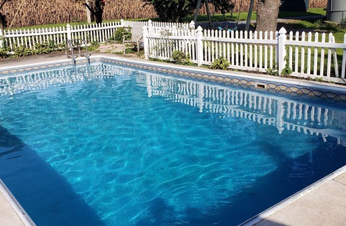 Bainbridge Cabin | Farmstay with pool and firepit