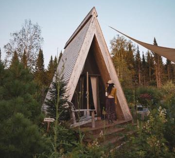 Lac-Superieur Resort | Farouche Tremblant Cabines nature avec bain nordique