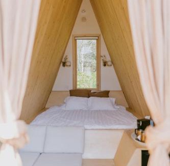 Lac-Superieur Resort | Farouche Tremblant Cabines nature avec bain nordique