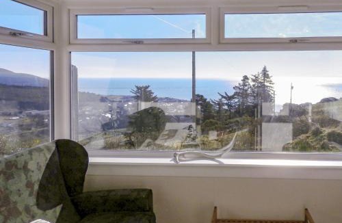 Helmsdale House | Farr