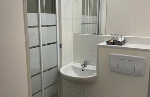 Brie-Comte-Robert Hotel | Fast Hotel Brie- Comte-Robert