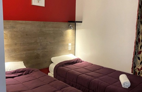 Brie-Comte-Robert Hotel | Fast Hotel Brie- Comte-Robert