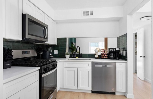 South Lamar House | Fast Wifi Desks SoCo DT Zilker -Pet