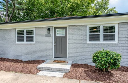 East Raleigh Apartment | Fast Wifi Newly Renovated ~ Downtown Raleigh
