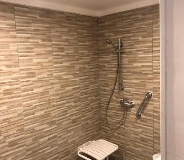 Pont-Audemer Hotel | Fasthôtel Pont-Audemer -LE DRAKKAR -un hôtel FH Confort