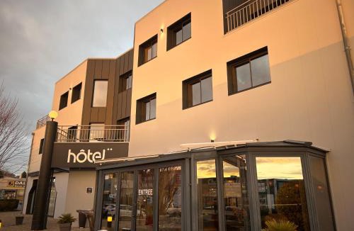 Sebazac-Concoures Hotel | Fasthotel L'Eldorado