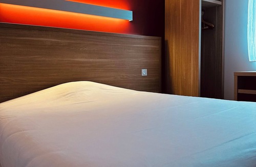 Laval Hotel | Fasthotel Laval