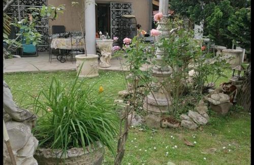 Les Mousseaux House | Fastrentbnb Chambre cozy Villepinte