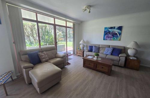 Mollymook Beach Apartment | Fathoms 1 - 2BR beach resort apartment