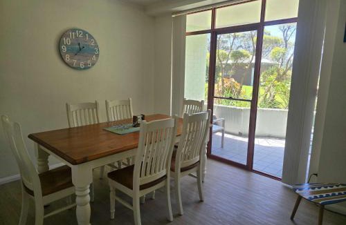 Mollymook Beach Apartment | Fathoms 1 - 2BR beach resort apartment