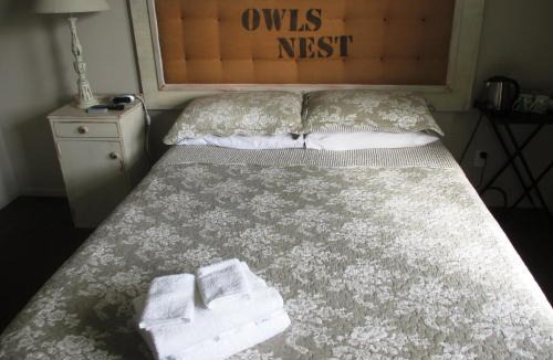 Piopio Hotel | FatOwl Motel, Bar & Eatery